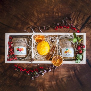 Zestaw 2 miody smakowe ze świecą w skrzynce