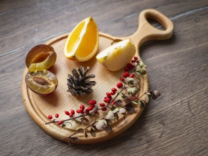 Deska do krojenia drewniana mała z rączką