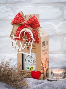 Na dzień kobiet miód 1200g w kartoniku